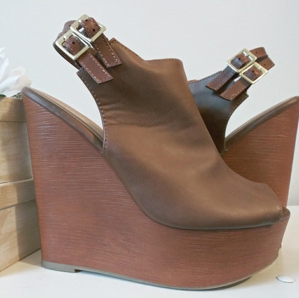 Charlotte Russe 6inch cognac wedge